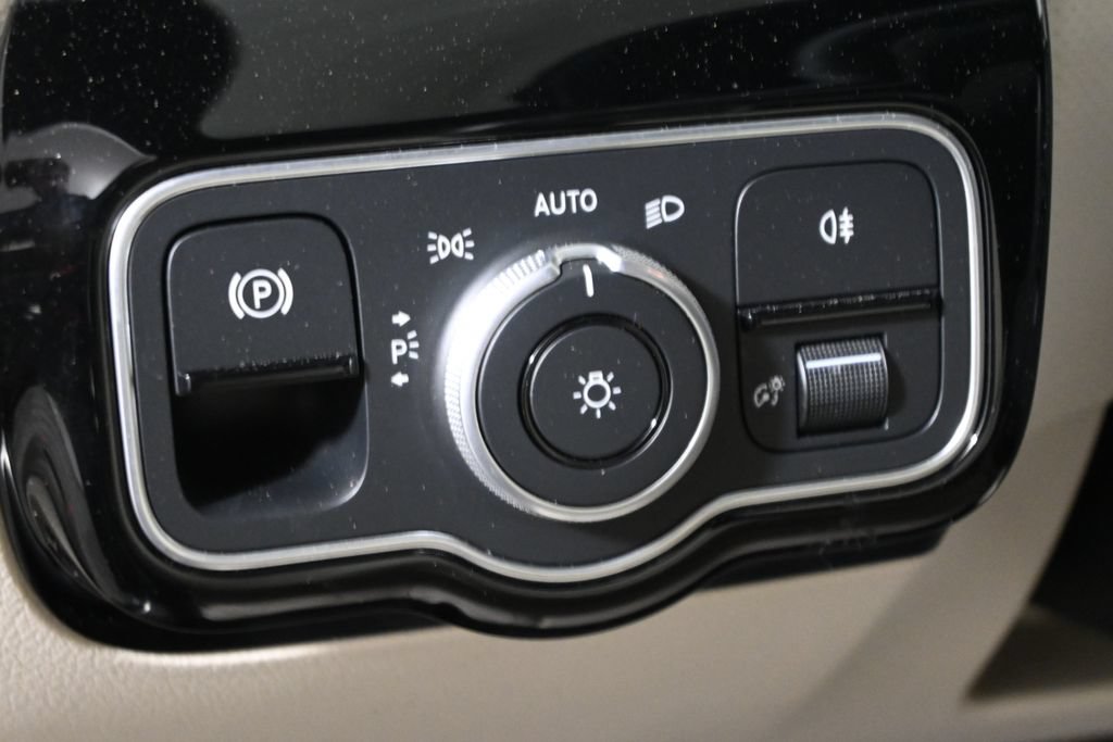 Certified 2026 Mercedes-Benz CLA 250 4MATIC image 26