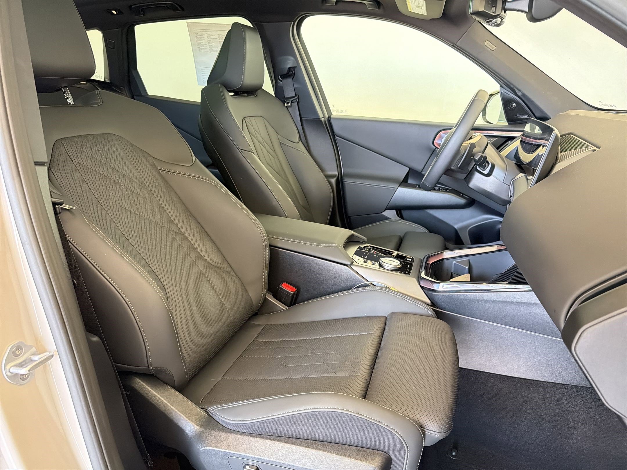 Used 2025 BMW X3 xDrive30i w/ Premium Package image 31