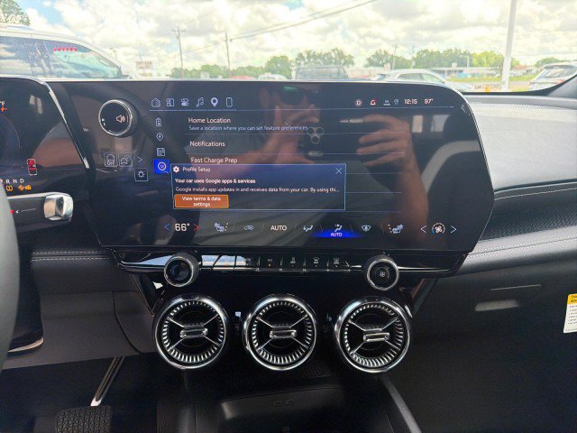 Used 2026 Chevrolet Blazer EV LT w/ Super Cruise Package FWD image 22