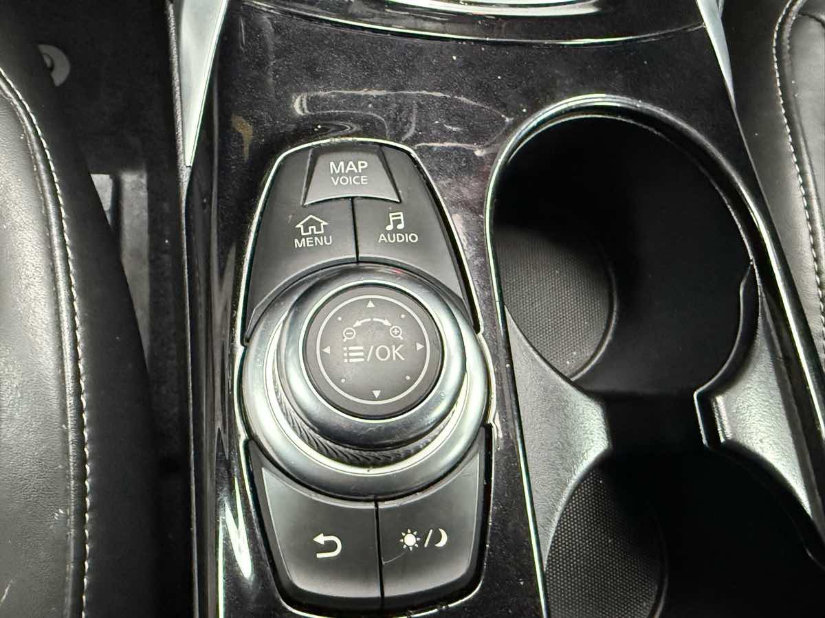 Used 2018 INFINITI QX30 Premium w/ Navigation Package AWD/4WD image 24