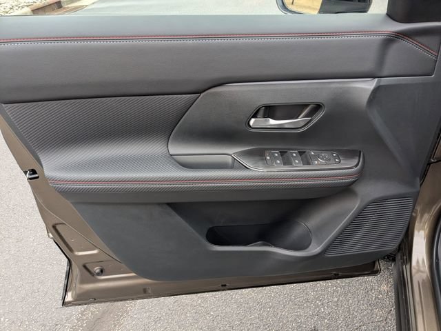 New 2026 Nissan Kicks SR w/ Cold Weather Package FWD image 11