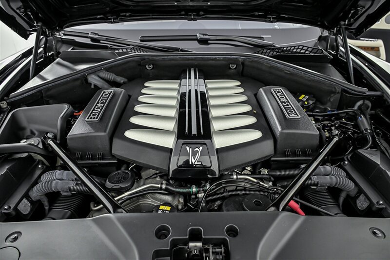 Used 2015 Rolls-Royce Wraith RWD image 11