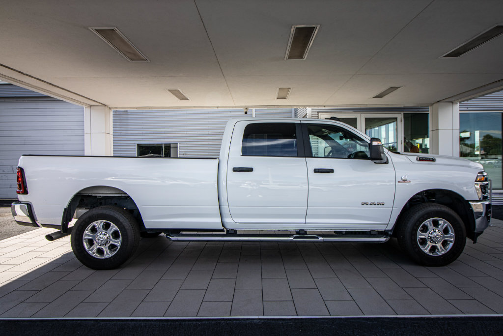 Used 2026 RAM 2500 Big Horn AWD/4WD image 3