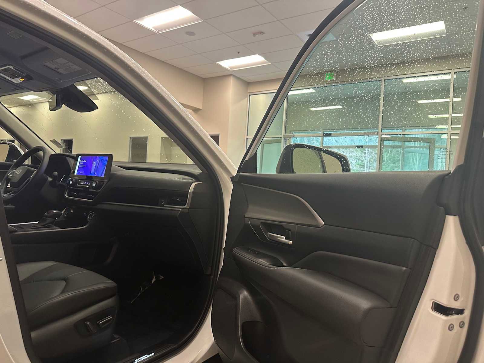 Certified 2025 Toyota Grand Highlander AWD Hybrid image 26