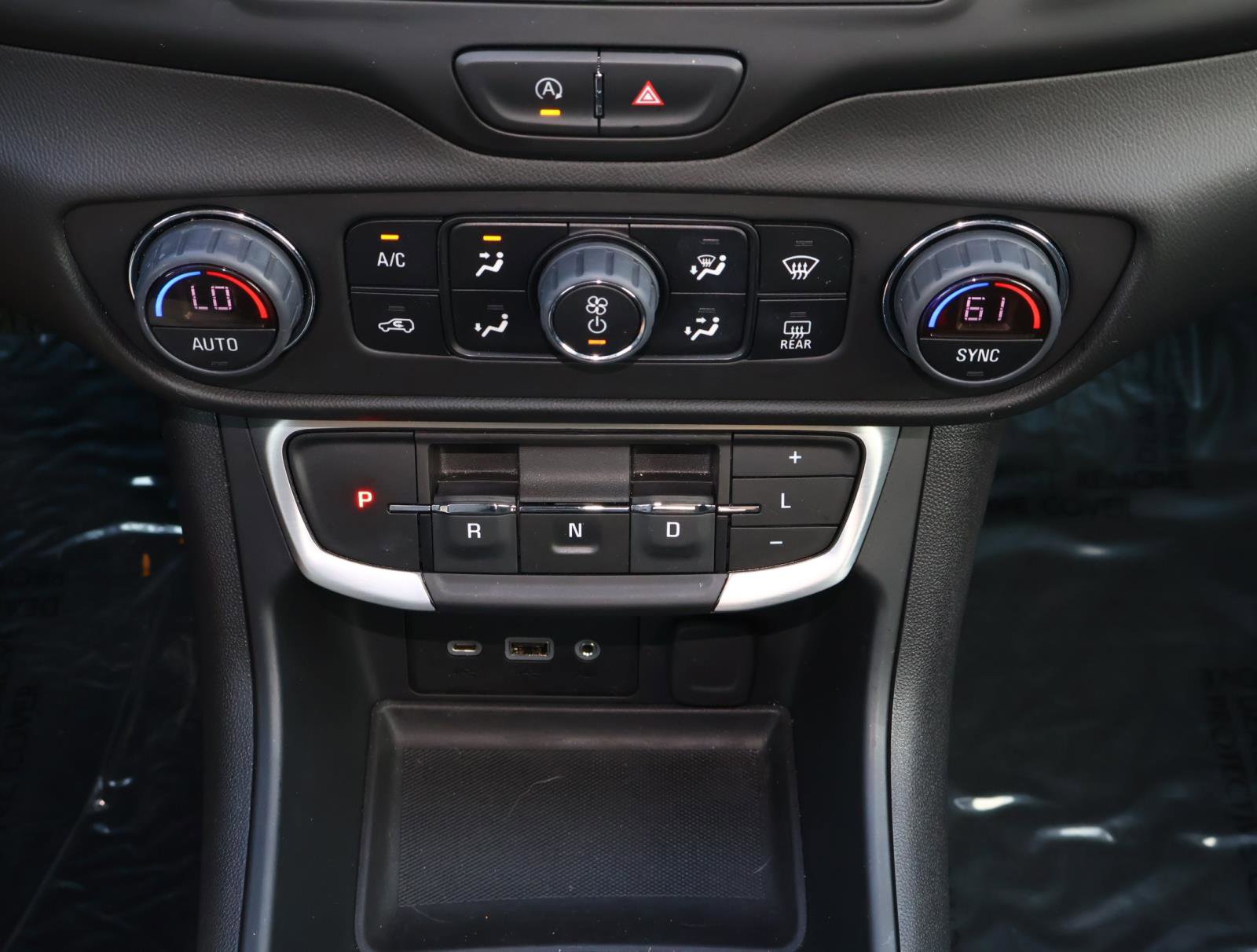 Used 2022 GMC Terrain SLE w/ Driver Convenience Package image 22