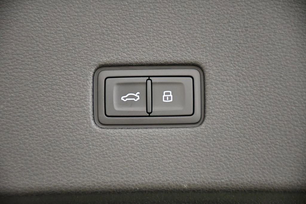 Used 2025 Audi Q8 Premium Plus image 56