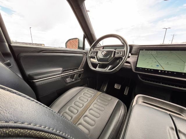 Used 2024 Rivian R1S Adventure image 18
