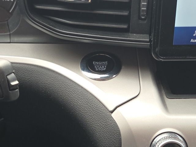 Used 2023 Ford Explorer XLT image 46