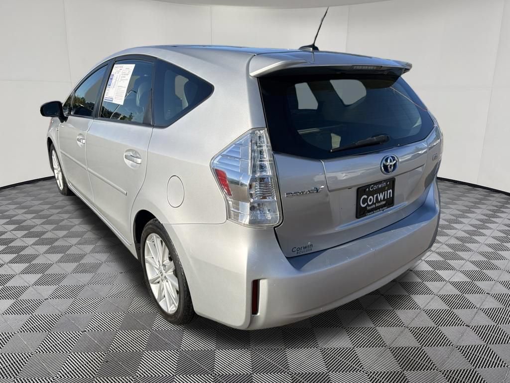 Used 2014 Toyota Prius V Five FWD image 5