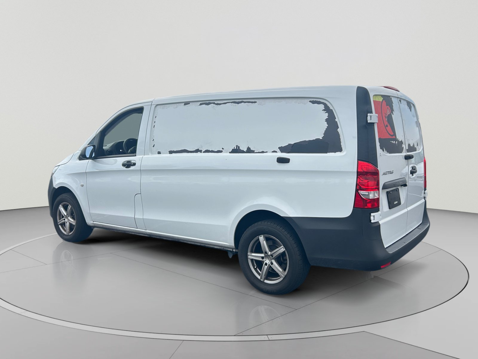 Used 2021 Mercedes-Benz Metris image 3