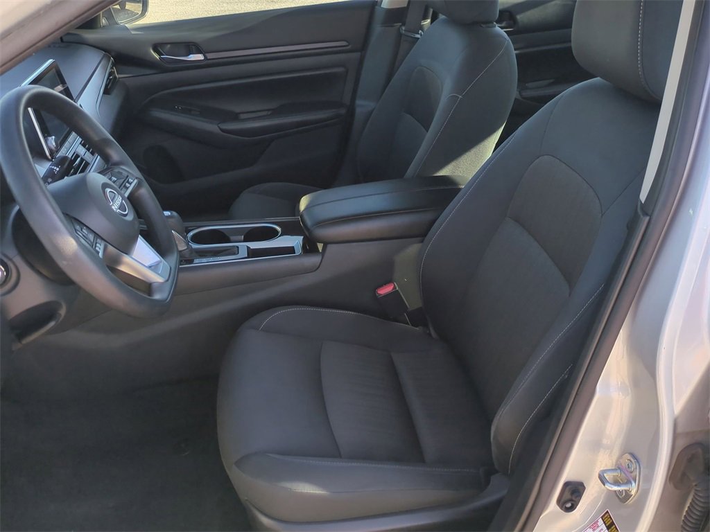 Used 2024 Nissan Altima 2.5 SV image 18