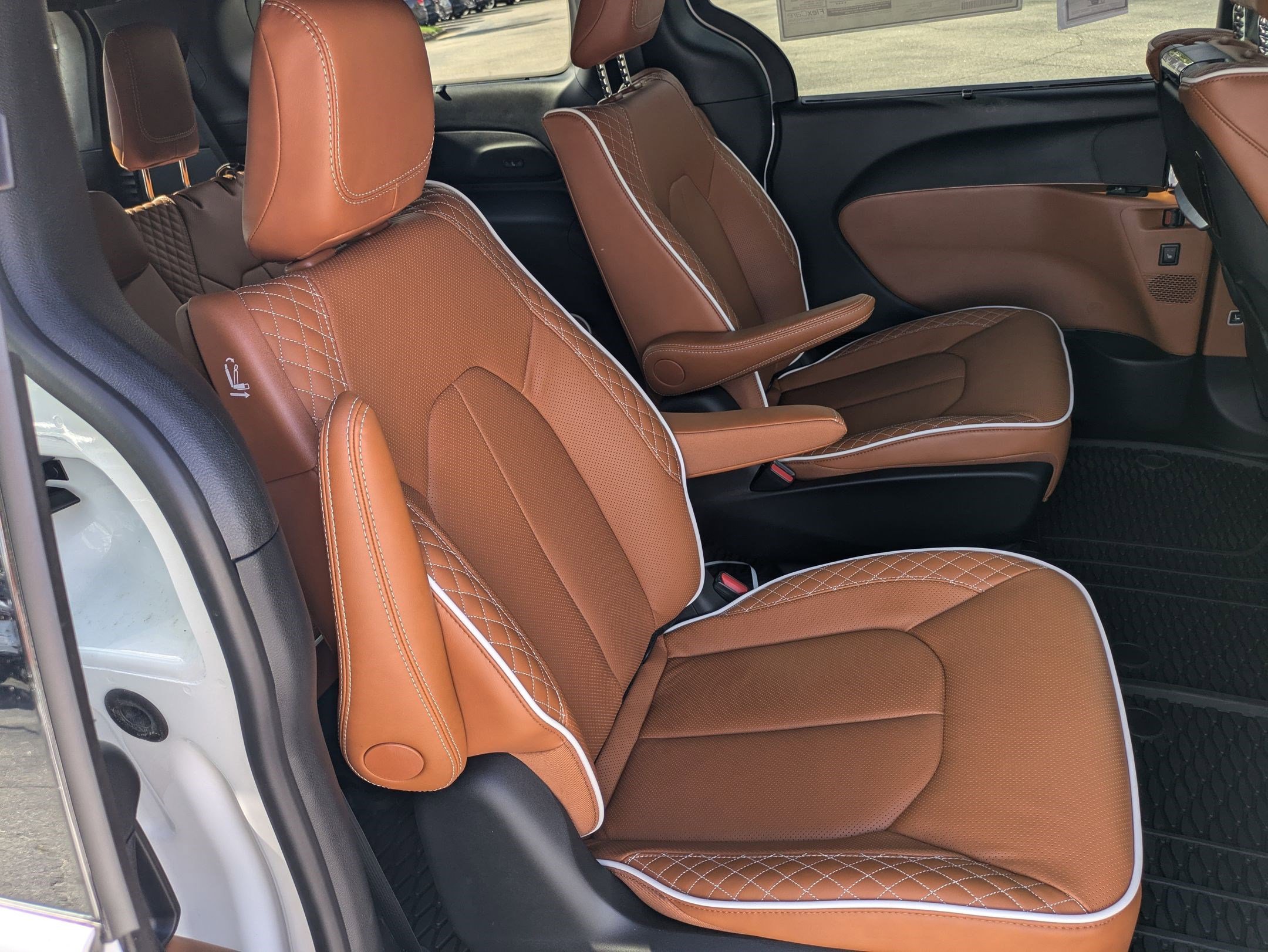 New 2026 Chrysler Pacifica Pinnacle image 27