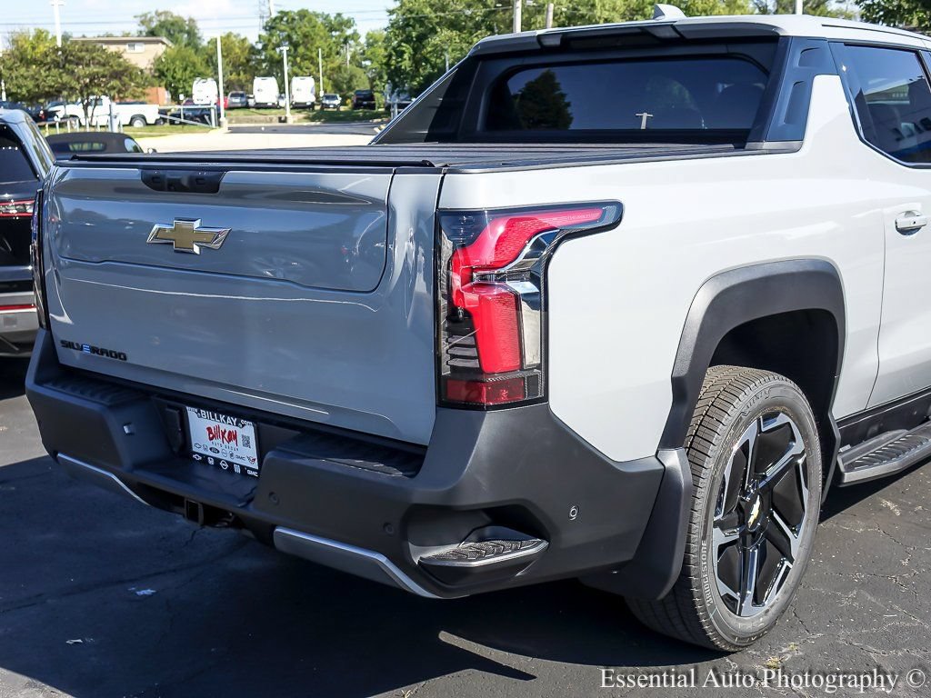 New 2026 Chevrolet Silverado EV LT AWD/4WD image 9