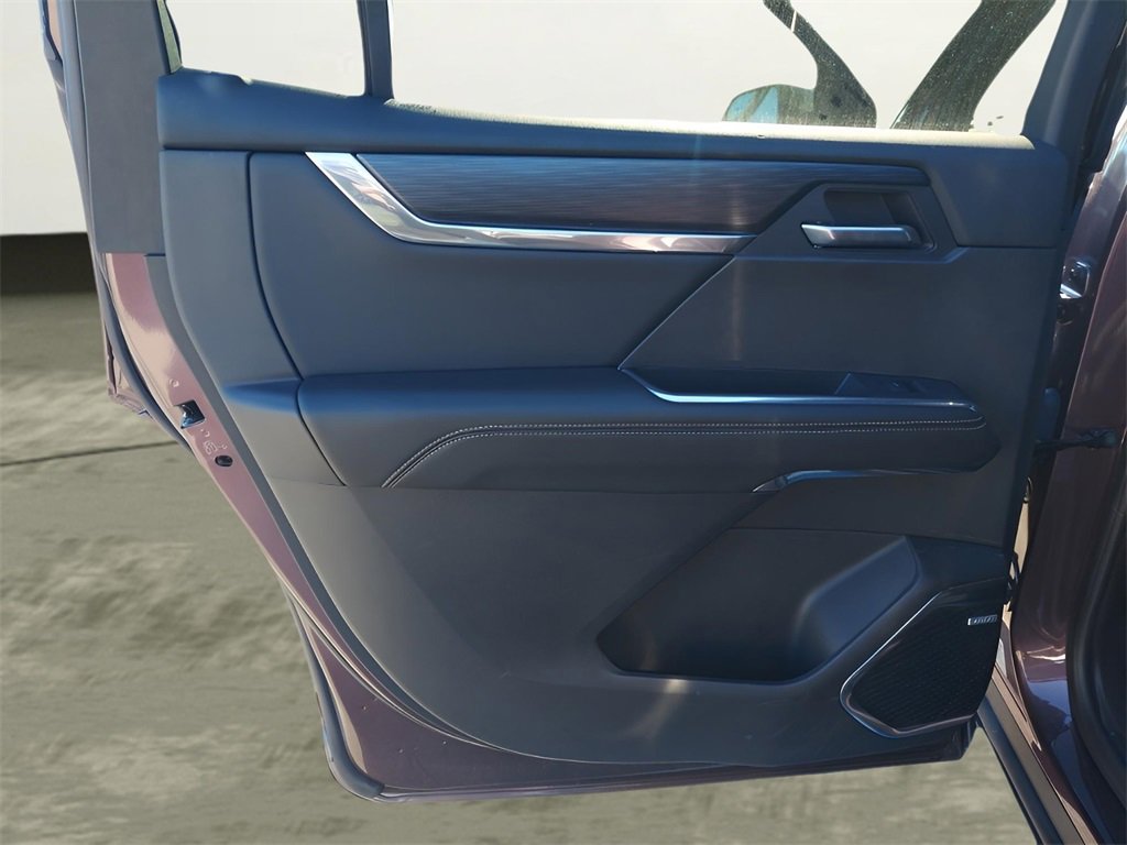 Used 2025 GMC Acadia Elevation image 21