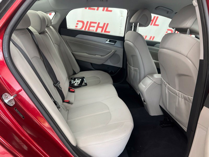 Used 2015 Hyundai Sonata SE w/ Option Group 09 FWD image 10