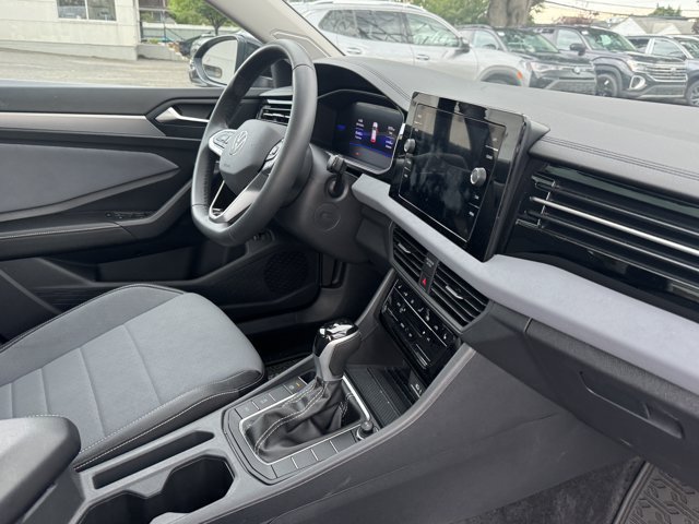 Used 2026 Volkswagen Jetta SE FWD image 29