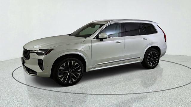New 2026 Volvo XC90 T8 Plus w/ Protection Package AWD/4WD image 3