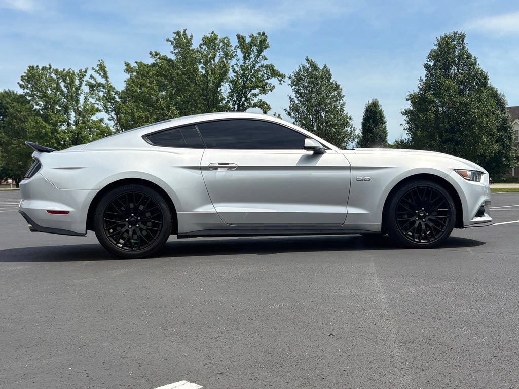 Used 2017 Ford Mustang GT w/ GT Performance Package RWD image 9