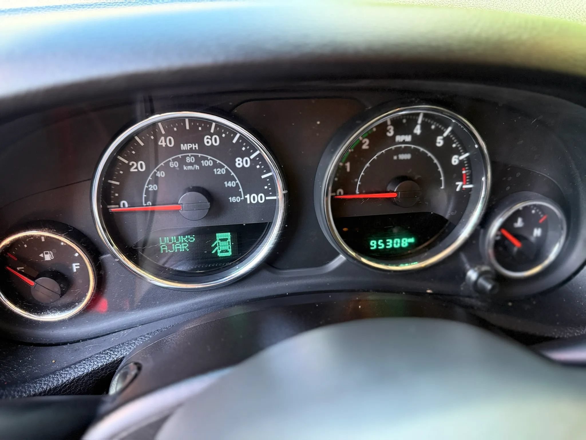 Used 2016 Jeep Wrangler Unlimited Sahara w/ Connectivity Group AWD/4WD image 50