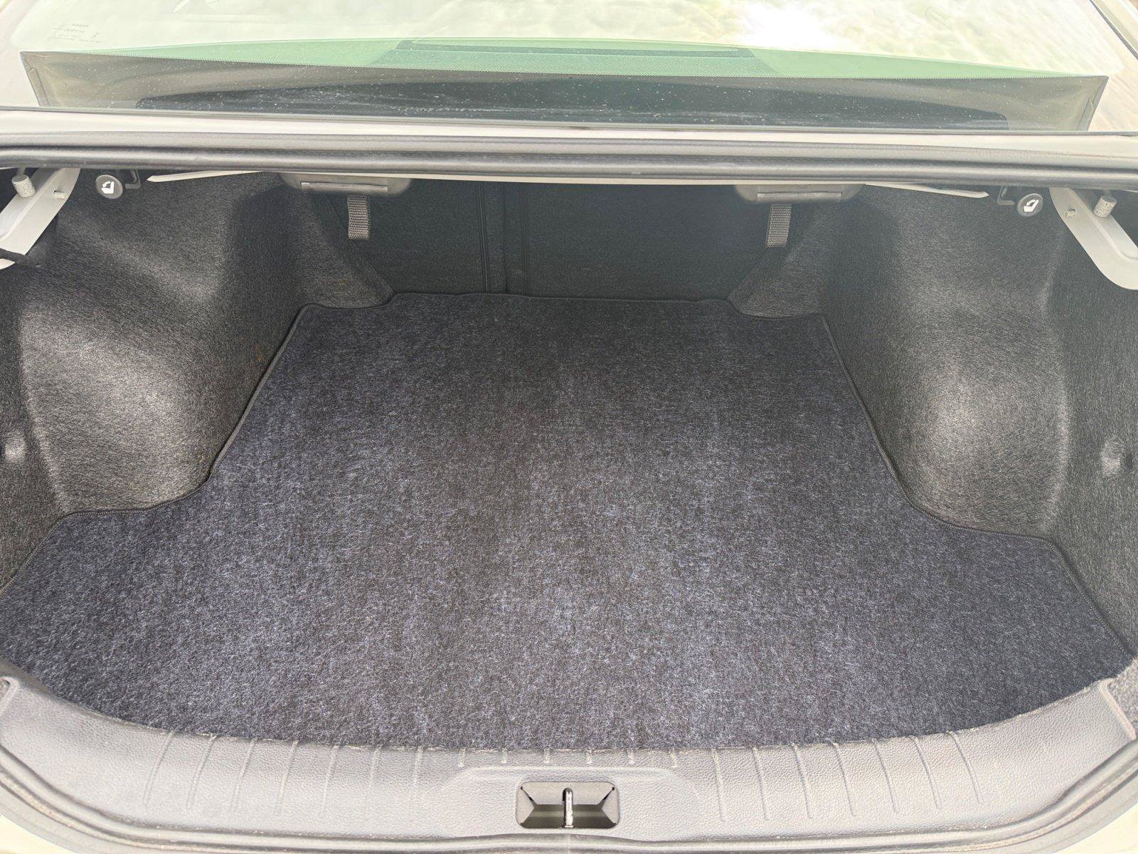 Used 2025 Nissan Altima 2.5 SV FWD image 21