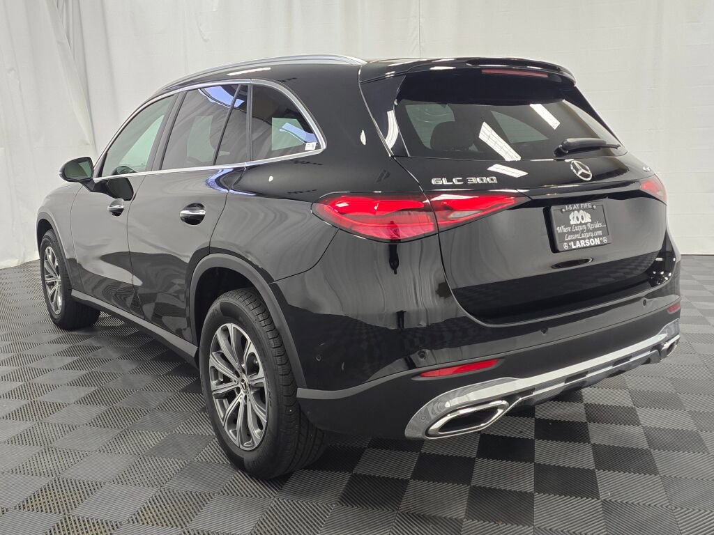 Certified 2025 Mercedes-Benz GLC 300 4MATIC image 4