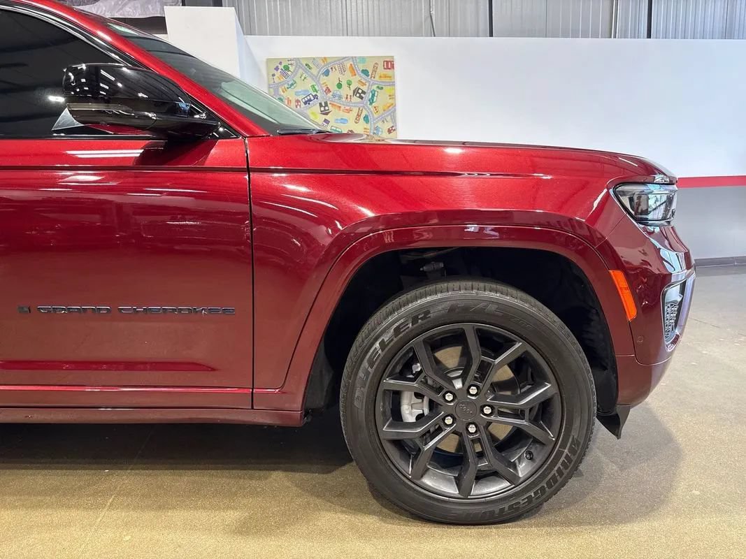 Used 2023 Jeep Grand Cherokee 30th Anniversary AWD/4WD image 72