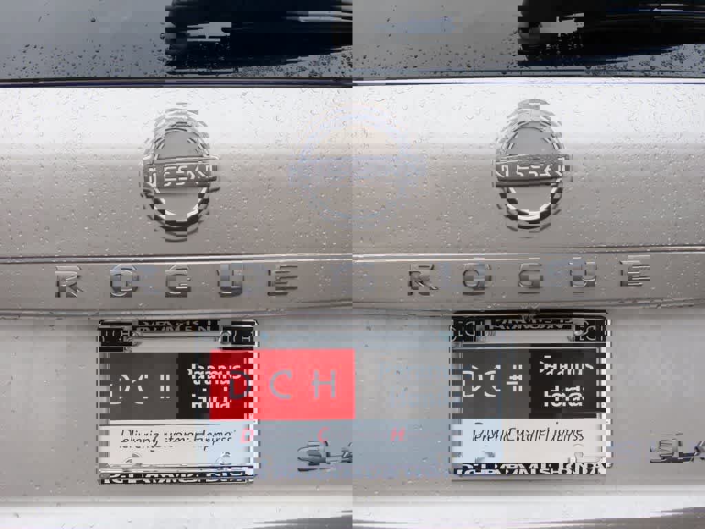 Used 2025 Nissan Rogue SL image 7