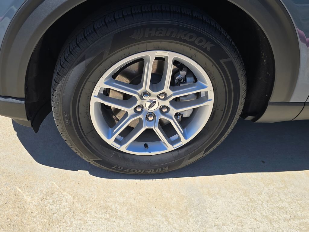 Used 2025 Ford Explorer Active w/ Active Comfort Package image 9