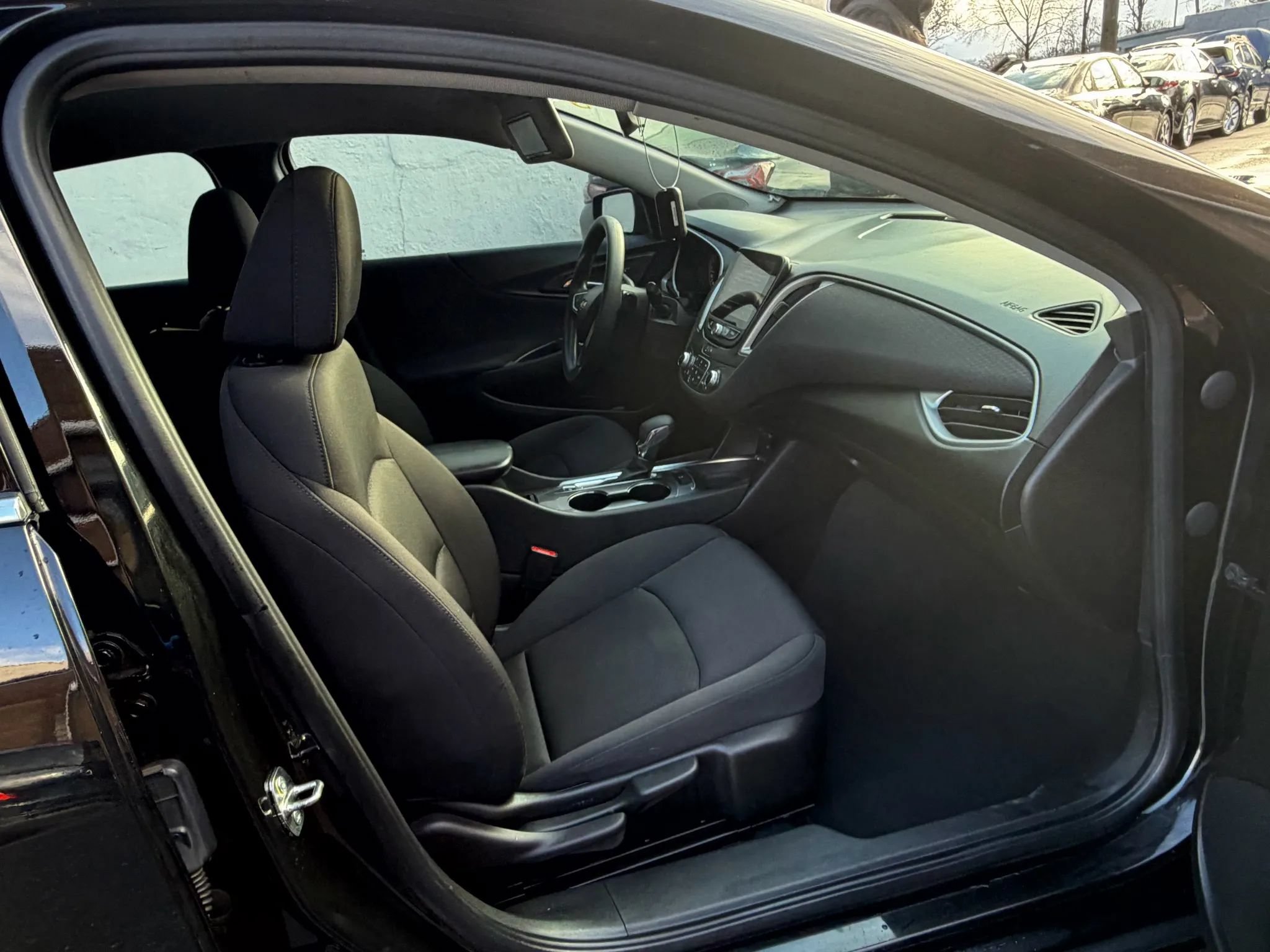 Used 2022 Chevrolet Malibu LT FWD image 25