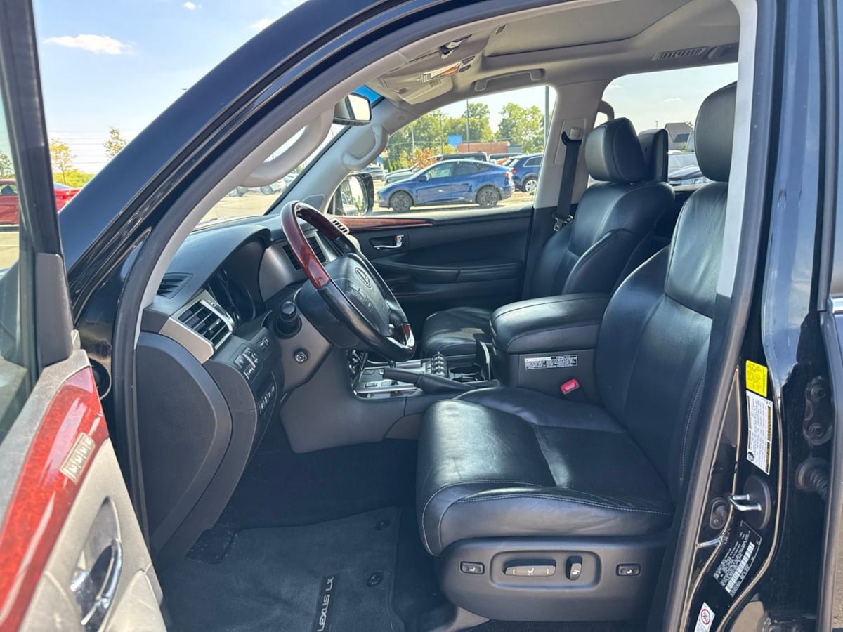 Used 2015 Lexus LX 570 4WD image 7