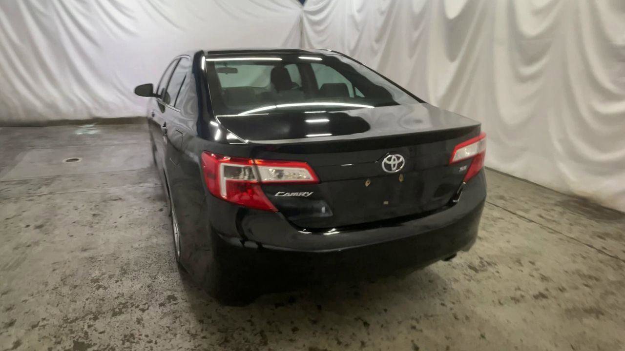 Used 2014 Toyota Camry SE FWD image 7