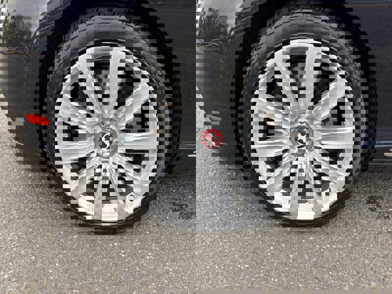 Used 2017 Bentley Continental GT image 26