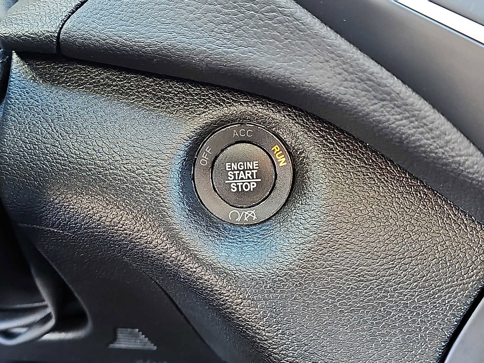 Used 2023 Jeep Cherokee Altitude Lux image 25