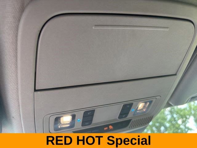 Used 2023 Ford Explorer XLT image 30