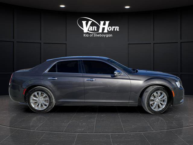 Used 2018 Chrysler 300 Limited w/ Safetytec Plus Group image 2