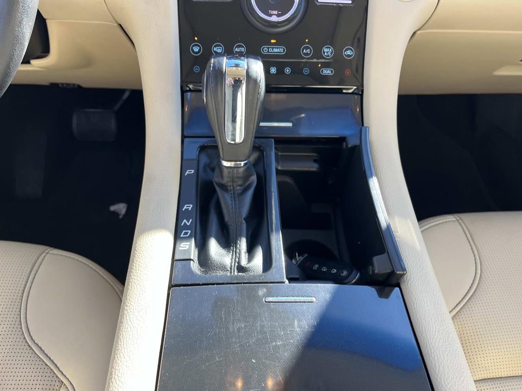 Used 2019 Ford Taurus Limited image 15