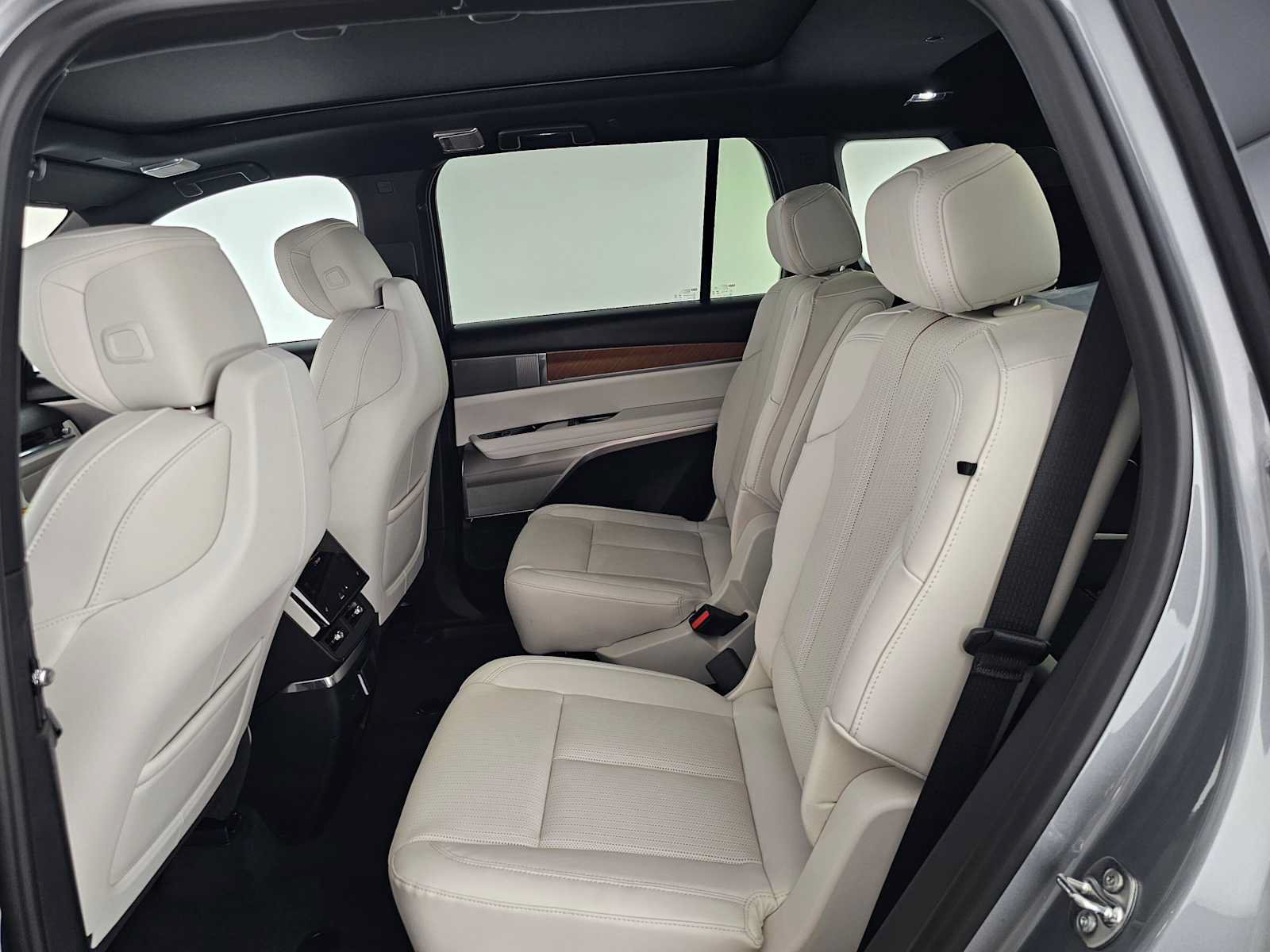 New 2027 Cadillac Vistiq Sport AWD/4WD image 18