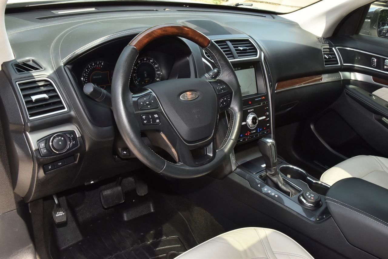 Used 2017 Ford Explorer Platinum AWD/4WD image 32