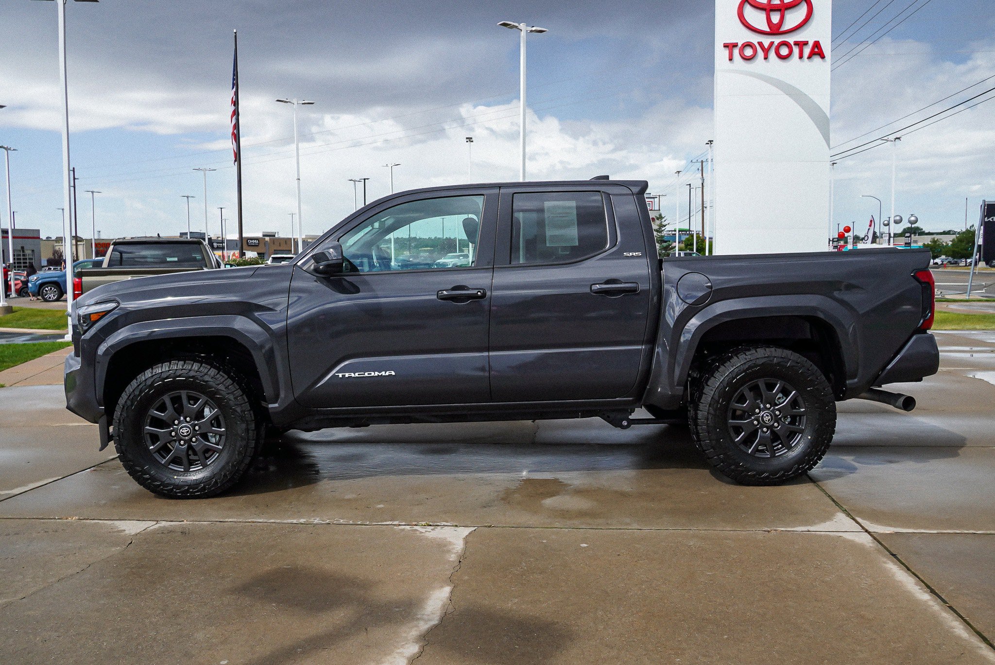 Certified 2025 Toyota Tacoma SR5 AWD/4WD image 5
