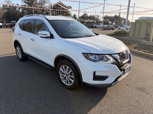 Used 2020 Nissan Rogue SV image 3