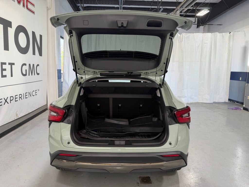 New 2026 Chevrolet Trax ACTIV w/ Driver Confidence Package FWD image 31