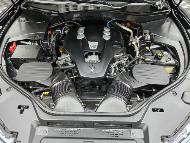 Used 2022 Maserati Levante GT AWD/4WD image 41