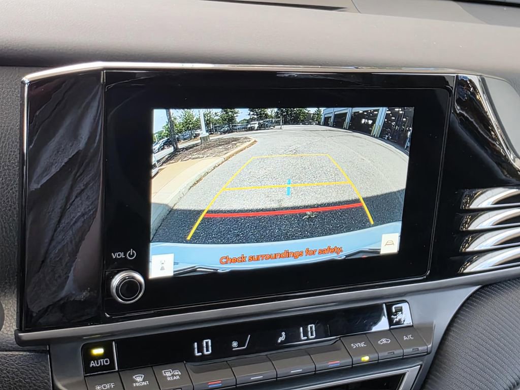 Used 2025 Toyota Camry SE FWD image 12