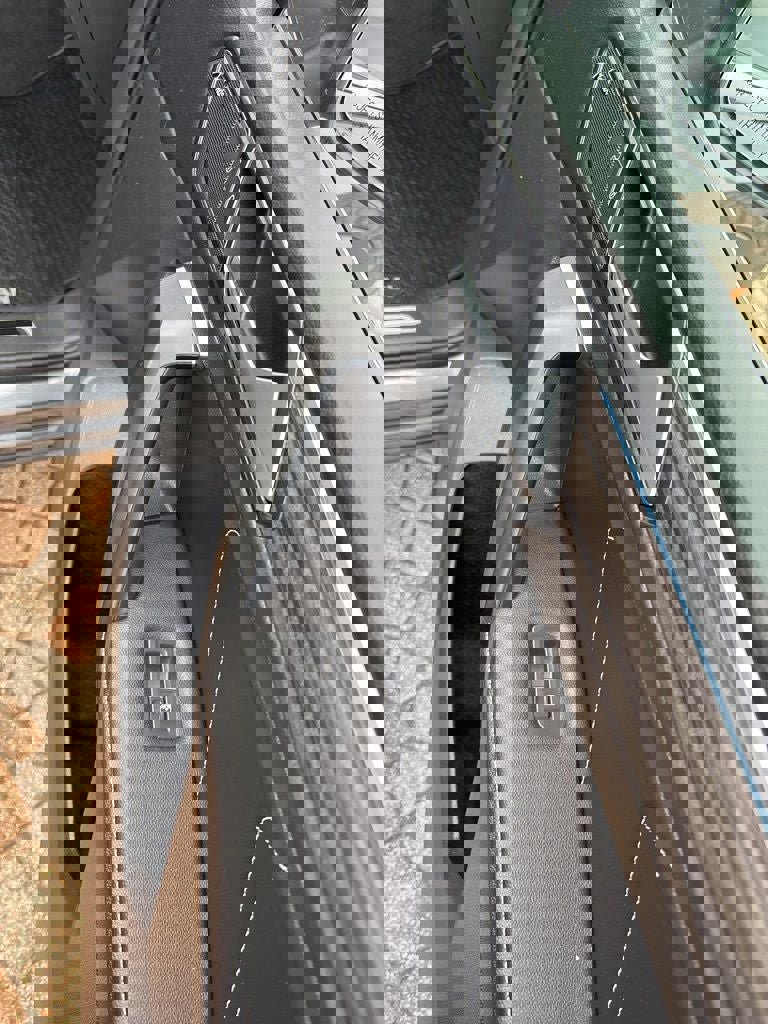 Used 2024 Volkswagen Tiguan SEL R-Line image 33