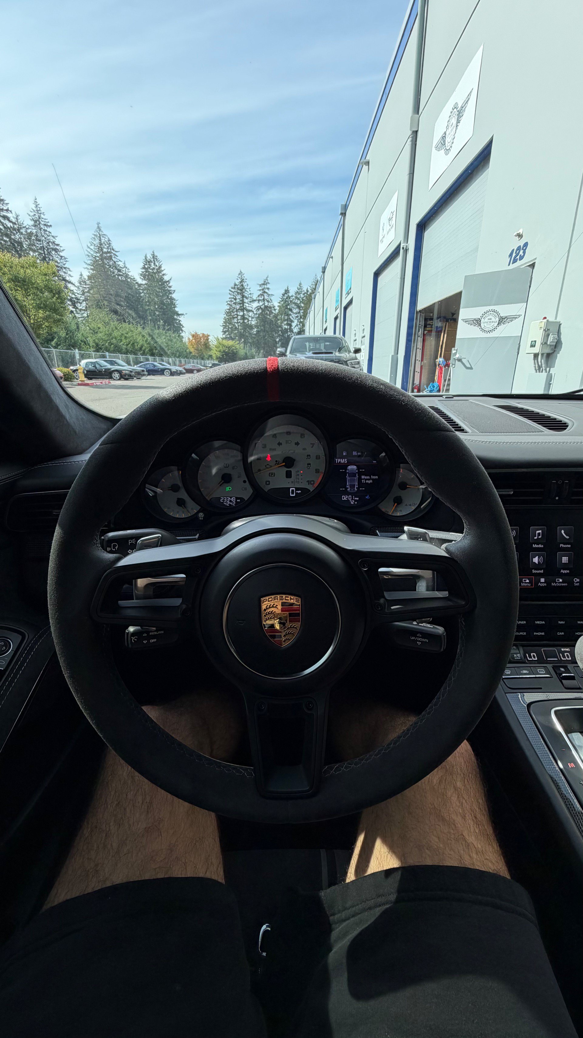 Used 2018 Porsche 911 GT3 RWD image 10