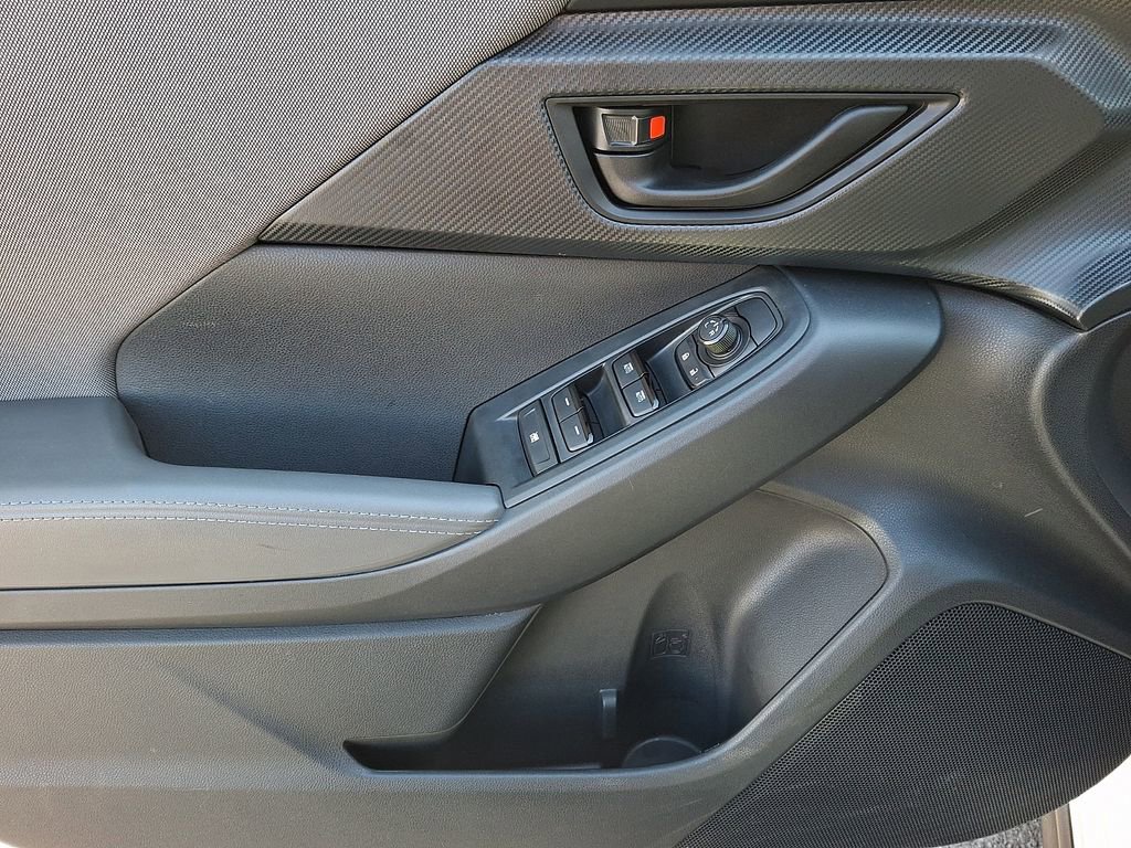 Used 2025 Subaru Crosstrek 2.0i Premium image 12