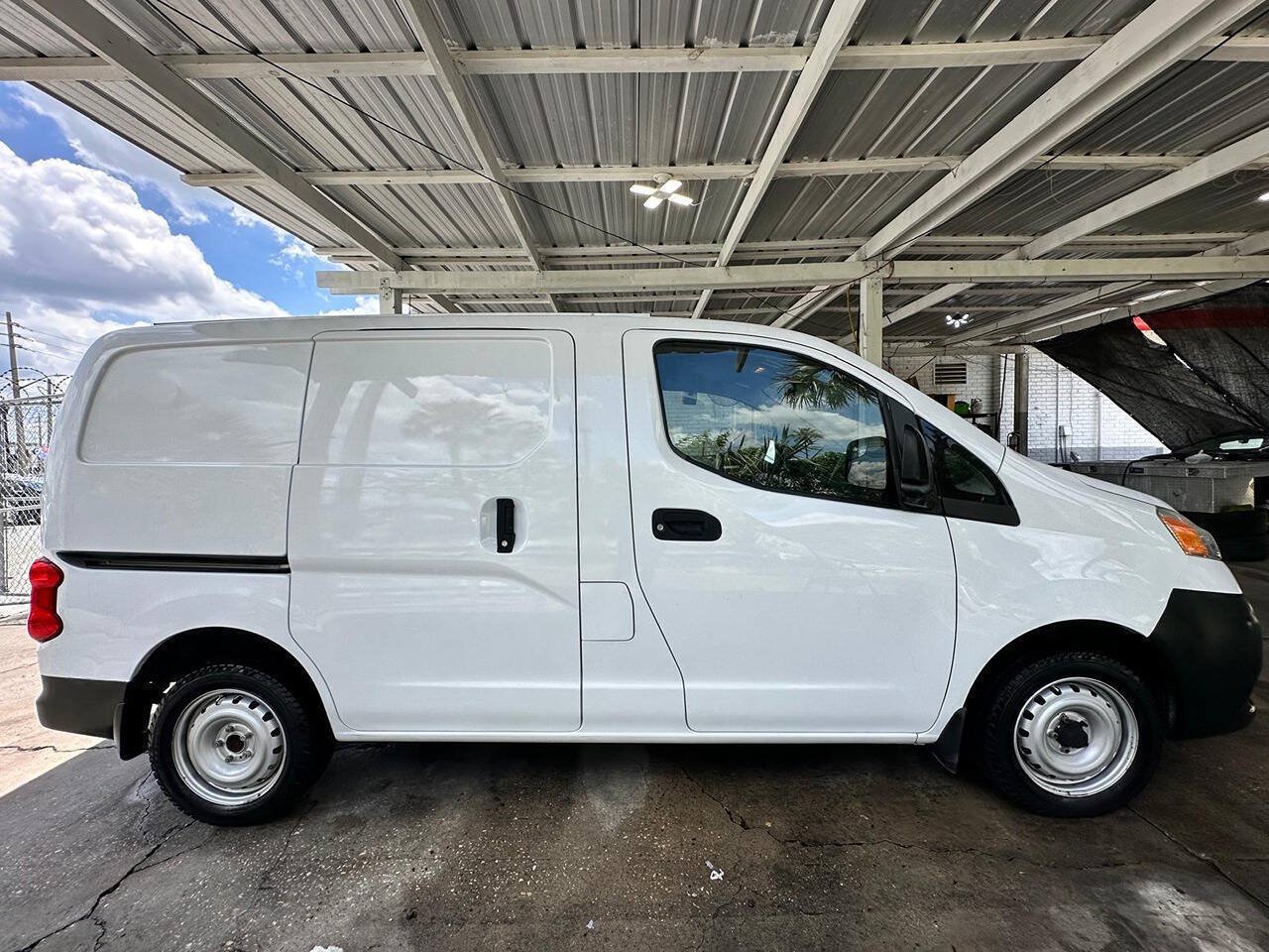 Used 2017 Nissan NV200 S w/ Cruise Control Package FWD image 3