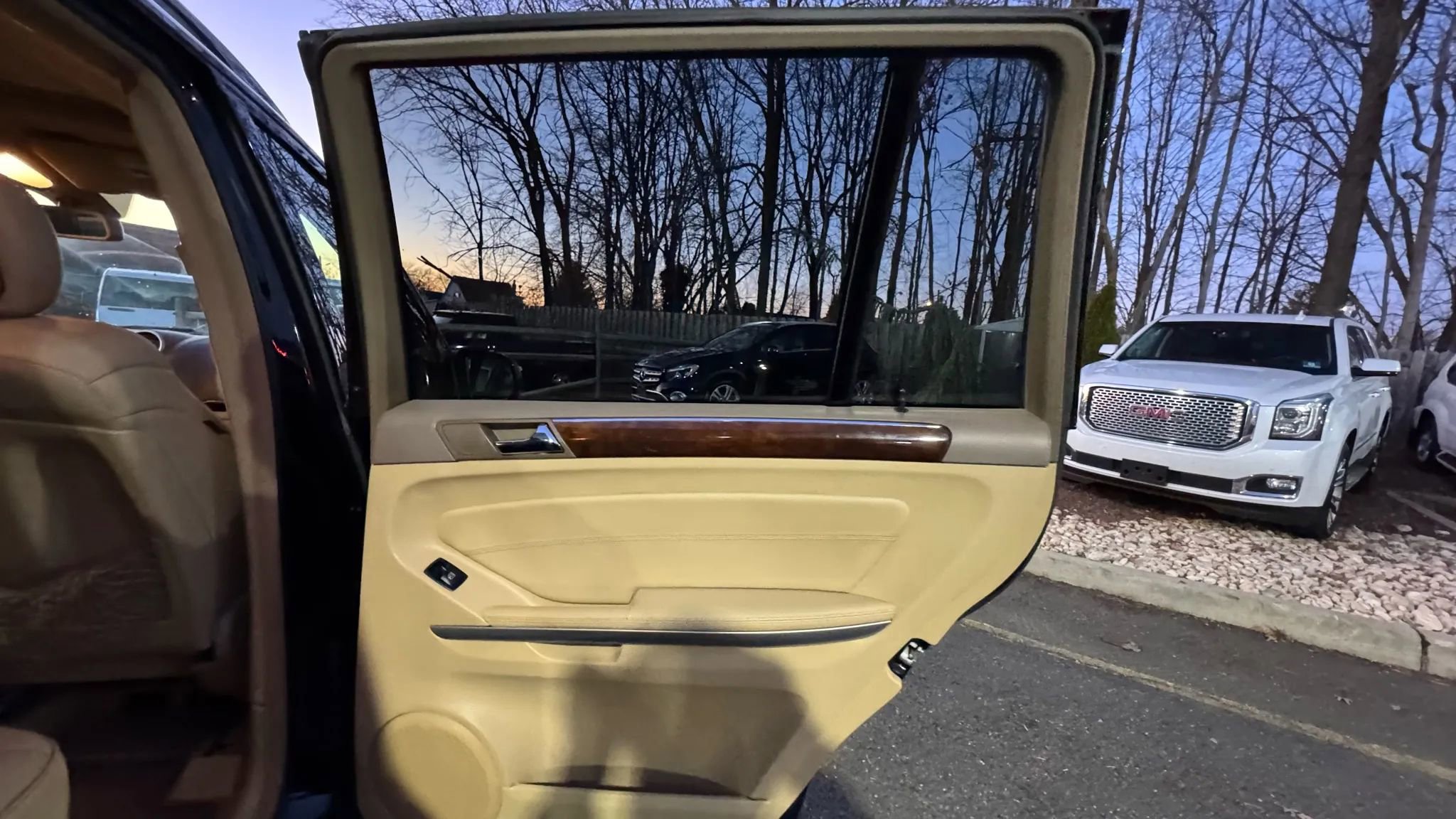 Used 2010 Mercedes-Benz GL 450 4MATIC image 25