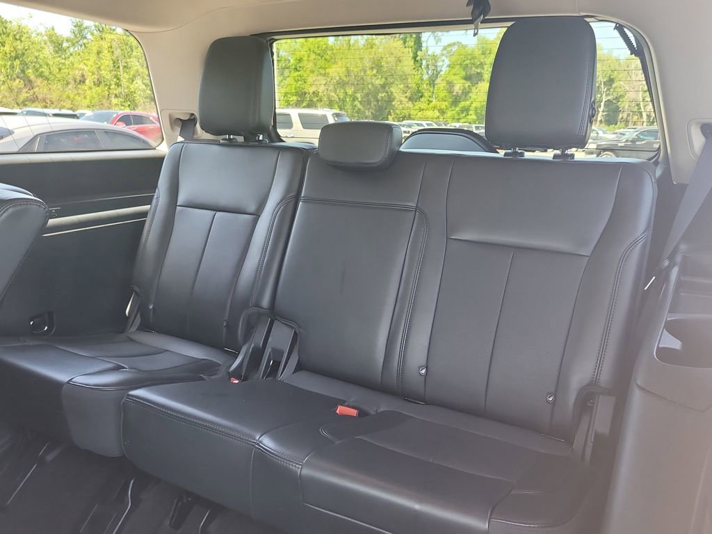 Used 2023 Ford Expedition XLT image 13