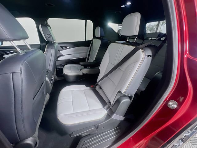 Used 2025 Chevrolet Traverse High Country w/ LPO, Floor Liner Package FWD image 27